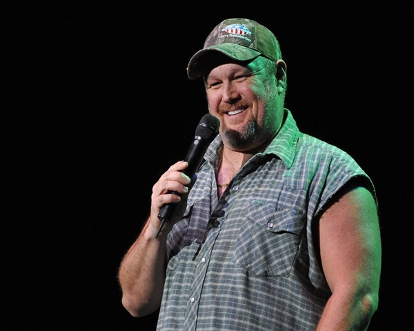 larry the cable guy performing